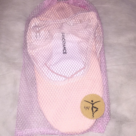 Ballet dance slippers. - Picture 3 of 3